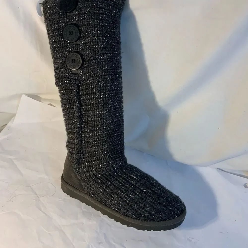 UGG Women's 1876 Classic Cardy Button Sweater Knit Gray Silver Boots Size 6